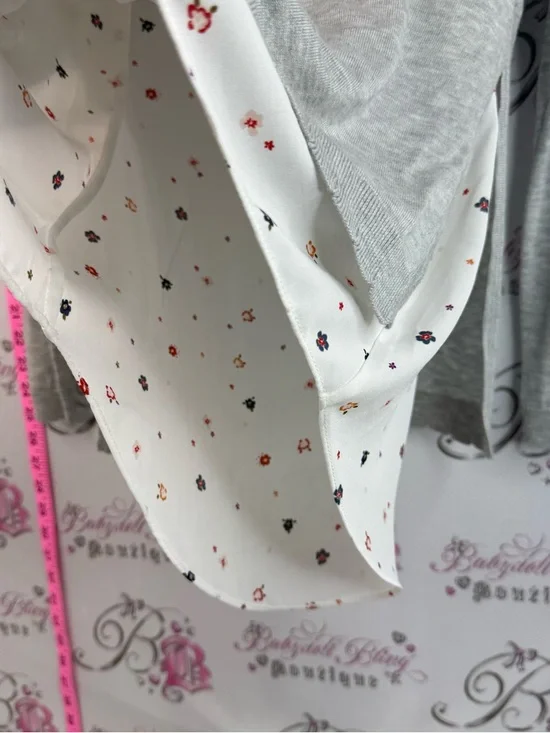 RW&CO. Long sleeve floral sweater V‑Neck Sweater Tunic with White Floral Back - Picture 6 of 10